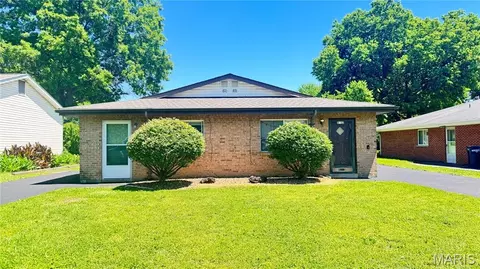 3912-3914 Wright Ave, Saint Ann, MO 63074