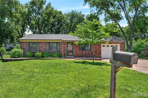 2984 Joyce Ct, Maryland Heights, MO 63043