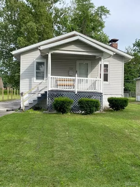 724 N 83rd St, East St Louis, IL 62203