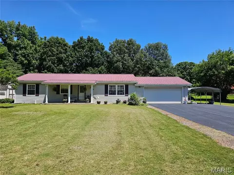 908 S Eighth St, Coulterville, IL 62237