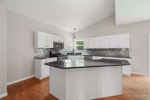 Kitchen - 420 Rascal Xing, O'fallon, MO 63366 photo 1 of 5