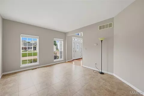 Living - 420 Rascal Xing, O'fallon, MO 63366 photo 2 of 10