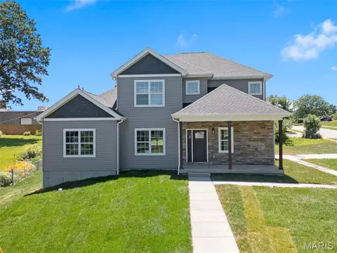 Exterior - 106 Highview Dr, Ballwin, MO 63011 photo 2 of 7