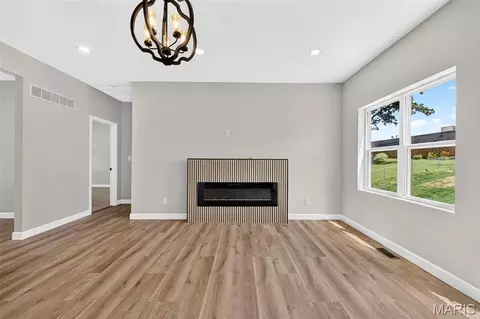 Living - 106 Highview Dr, Ballwin, MO 63011 photo 2 of 3