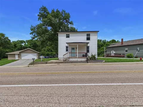 96 S Main St, Glen Carbon, IL 62034