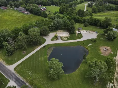 7112 Fields Dr, Moro, IL 62067 photo 7