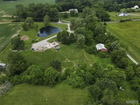 7112 Fields Dr, Moro, IL 62067 photo 10