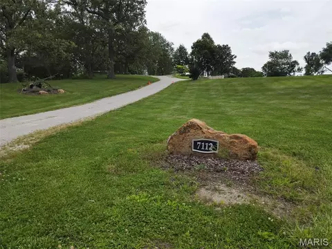 7112 Fields Dr, Moro, IL 62067 photo 3