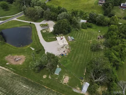 7112 Fields Dr, Moro, IL 62067 photo 9
