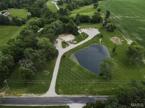 7112 Fields Dr, Moro, IL 62067 photo 5