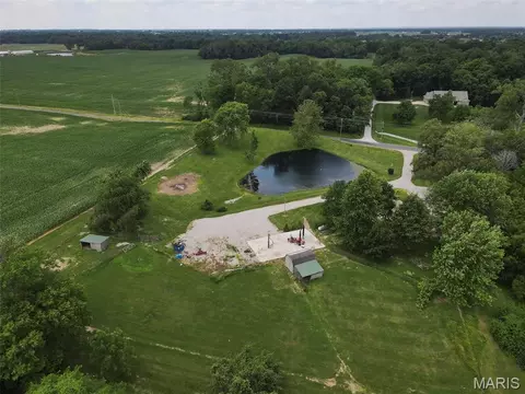 7112 Fields Dr, Moro, IL 62067 photo 13