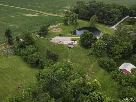 7112 Fields Dr, Moro, IL 62067 photo 12