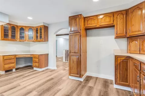 Entry Way - 635 Castlewood Dr, Ballwin, MO 63021 photo 5 of 6