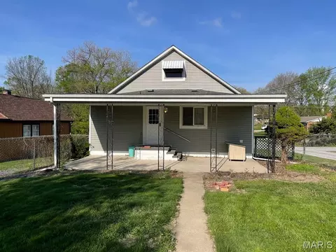 Exterior - 210 N 4th St, Benld, IL 62009 photo 4 of 5
