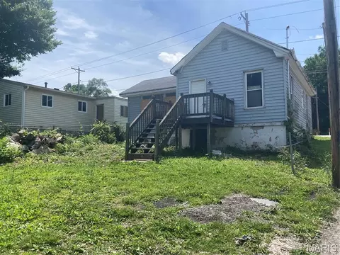 3914 N Hanley Rd, Normandy, MO 63121 photo 2