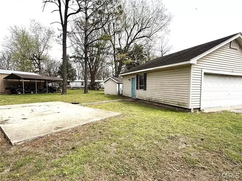 Exterior - 305 Centre St, Cooter, MO 63839 photo 4 of 4