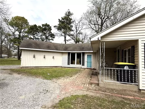 Exterior - 305 Centre St, Cooter, MO 63839 photo 3 of 4