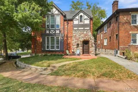 7379 Amherst Ave, Saint Louis, MO 63130
