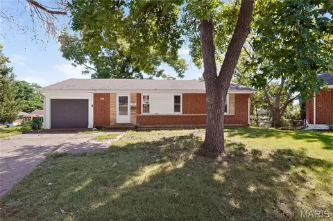 102 Florwood Ct, Saint Louis, MO 63135