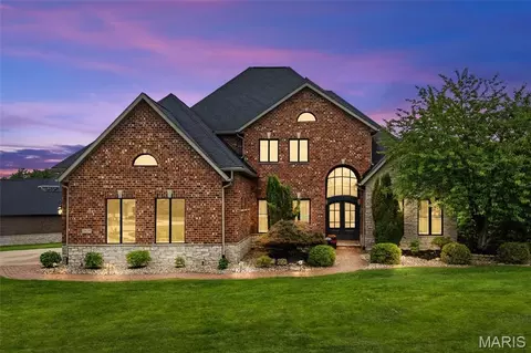 8424 Rock Ridge Ct, Edwardsville, IL 62025