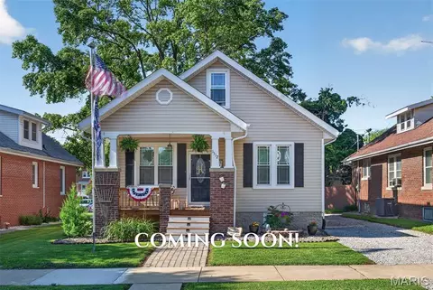 1512 13th St, Highland, IL 62249