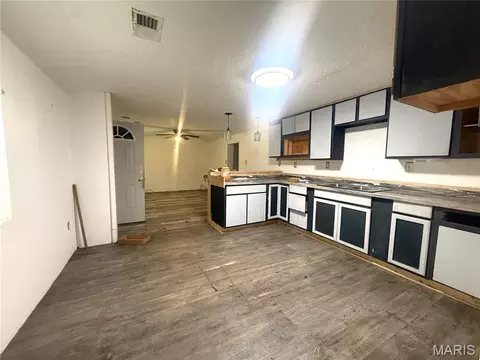 Kitchen - 1018 N Baldwin St, Kennett, MO 63857 photo 1 of 4