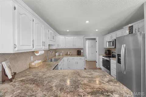 Kitchen - 106 Heather St, Bertrand, MO 63823 photo 3 of 3