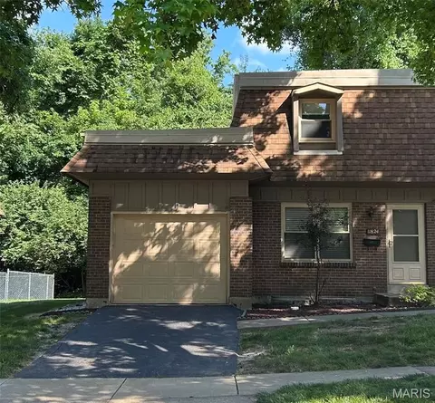 11824 Sologne Ct, Maryland Heights, MO 63043