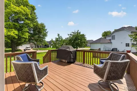 Exterior - 2 Cotillion Ct, O'fallon, MO 63368 photo 2 of 8