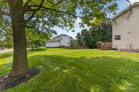 Exterior - 2 Cotillion Ct, O'fallon, MO 63368 photo 5 of 8