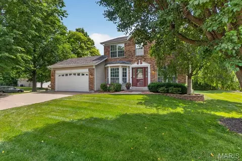 Exterior - 2 Cotillion Ct, O'fallon, MO 63368 photo 7 of 8