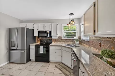 Kitchen - 2 Cotillion Ct, O'fallon, MO 63368 photo 1 of 3