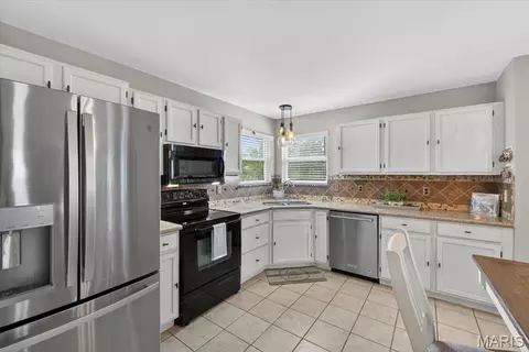 Kitchen - 2 Cotillion Ct, O'fallon, MO 63368 photo 2 of 3