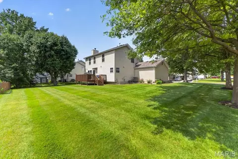 Exterior - 2 Cotillion Ct, O'fallon, MO 63368 photo 4 of 8