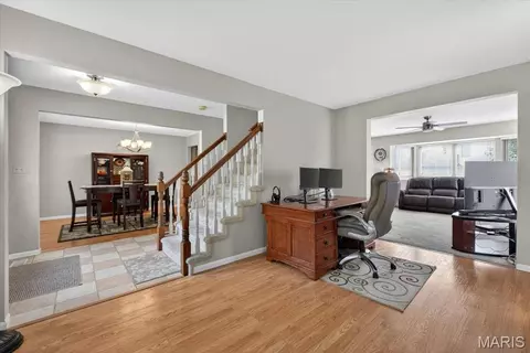 Entry Way - 2 Cotillion Ct, O'fallon, MO 63368 photo 3 of 6