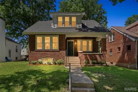 7709 Saint Albans Ave, Richmond Heights, MO 63117