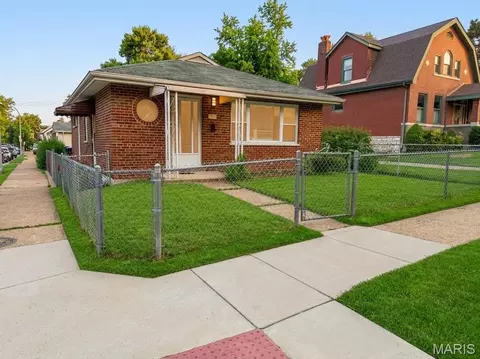 4050 Bates St, Saint Louis, MO 63116
