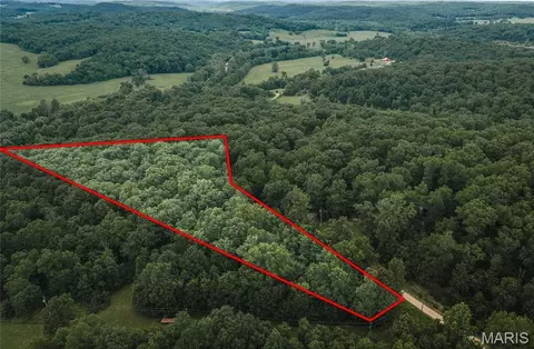 275 Oak Ridge Rd, Bourbon, MO 65441