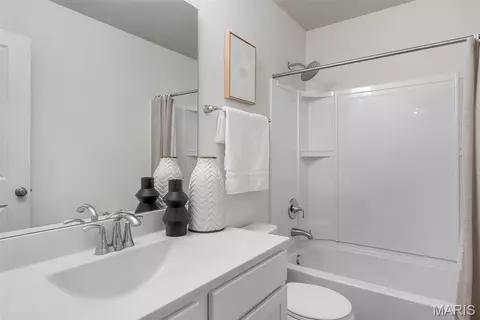 Bath - 2508 Chukka Dr, Eureka, MO 63025 photo 3 of 3