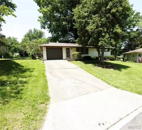 1075 Dorothy St, Cape Girardeau, MO 63701