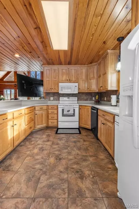 Kitchen - 4940 County Road 532, Jackson, MO 63755 photo 1 of 7