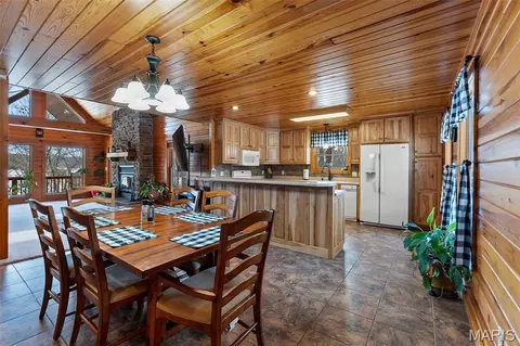 Dining - 4940 County Road 532, Jackson, MO 63755 photo 2 of 4