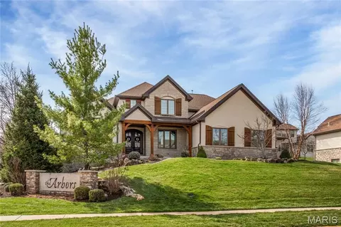 12854 Goodson Rd, Saint Louis, MO 63131
