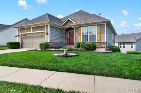 1711 Prospect Village Dr, Lake Saint Louis, MO 63367