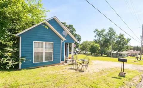 12 W Broadway, Ellsinore, MO 63937
