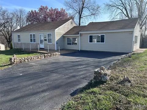1808 Spencer Ave, Overland, MO 63114