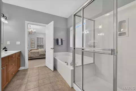 Bath - 1223 Polo Lake Dr, Ellisville, MO 63021 photo 2 of 5