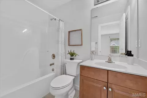 Bath - 1223 Polo Lake Dr, Ellisville, MO 63021 photo 4 of 5
