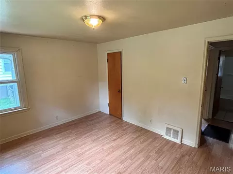 Bedroom - 1246 Darr Dr, Saint Louis, MO 63137 photo 2 of 7