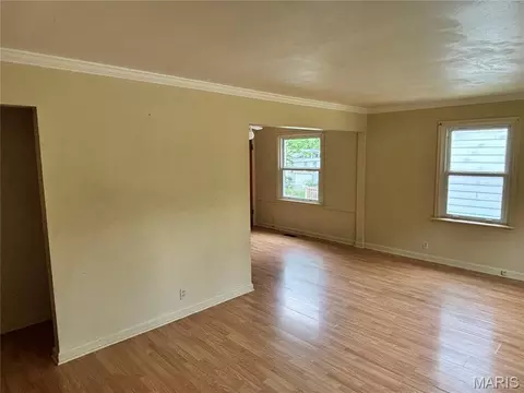 Living - 1246 Darr Dr, Saint Louis, MO 63137 photo 3 of 6